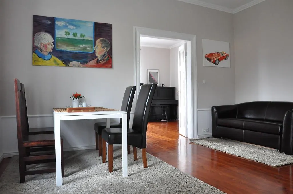 Be Well 3-Rooms Apartment With Parking And Garden 바르샤바