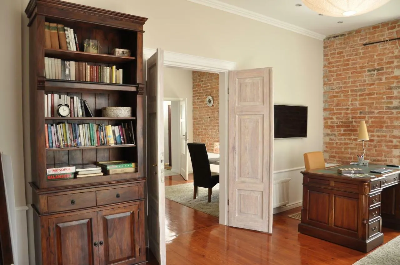 Be Well 3-Rooms Apartment With Parking And Garden 바르샤바