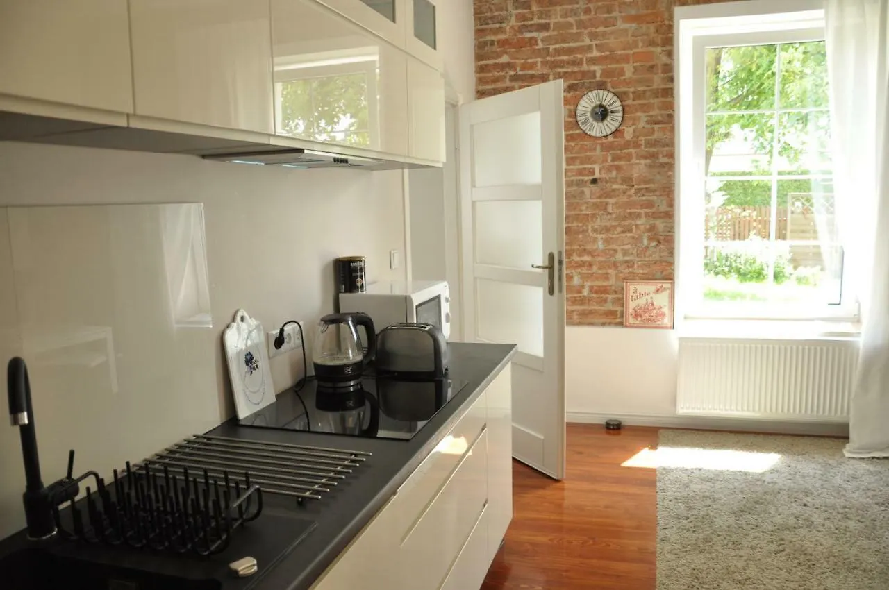 Be Well 3-Rooms Apartment With Parking And Garden 바르샤바 0*,